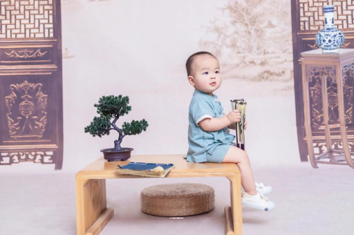 巨野宝宝几个月笑出声